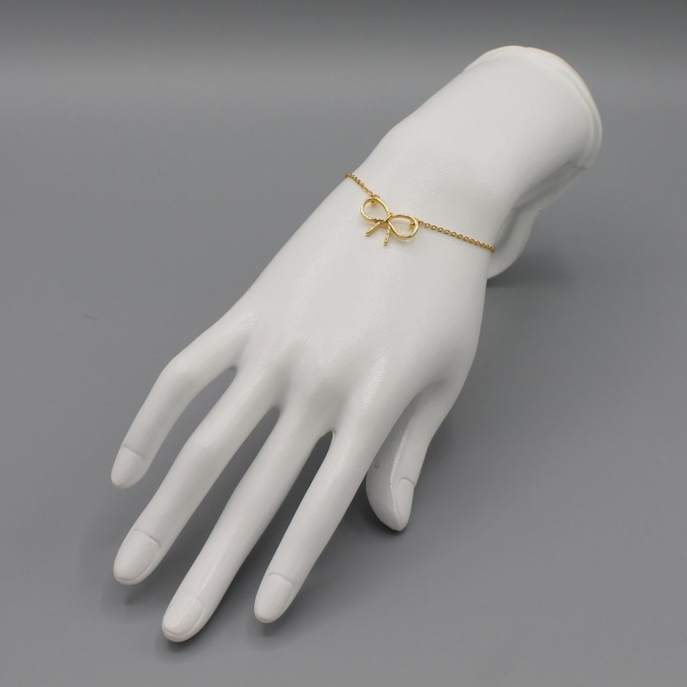 Dainty adorable small bow bracelet gold tone - Picture 3 of 6